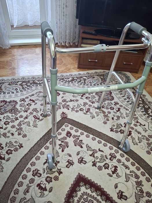 Ходунки для людей с проблеммами ОДА