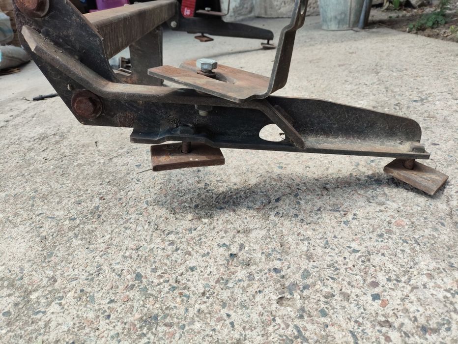 Продам фаркоп Bosal