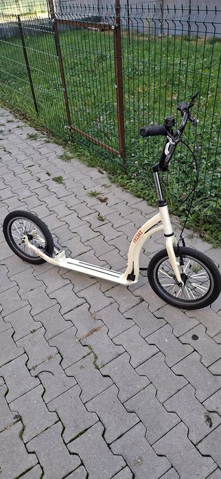 Vand trotinetă  aluminium  de adulți  Yedoo Friday 6.9 kg !
12705 - Y3