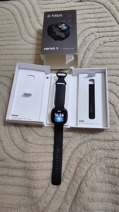 Fitbit Versa 3 cu NFC