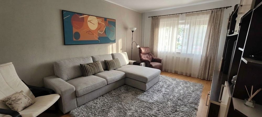 Apartament 3 camere decomandate, zona centrala