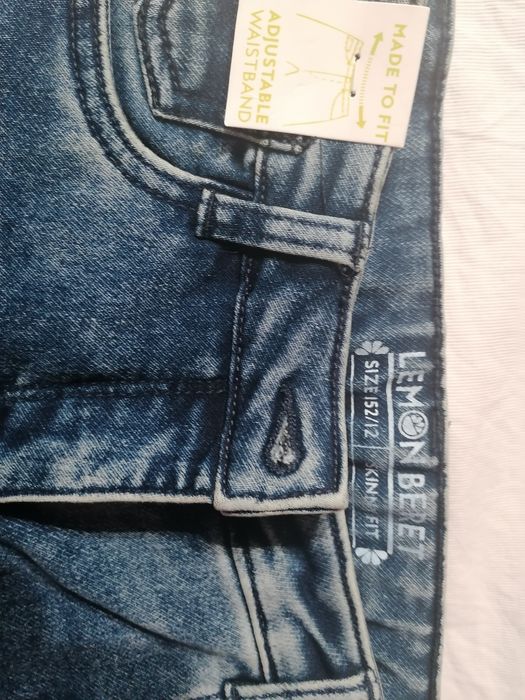 Vând pantaloni pt fete