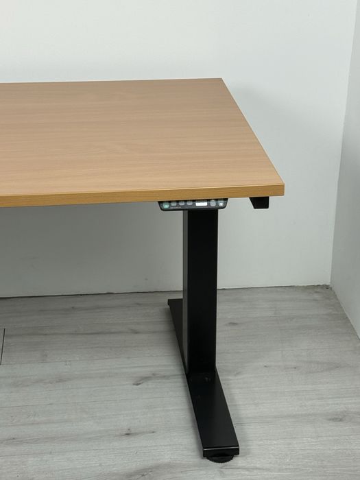 Бюро електрическо регулируем подходящо за домашен офис и бизнес среда