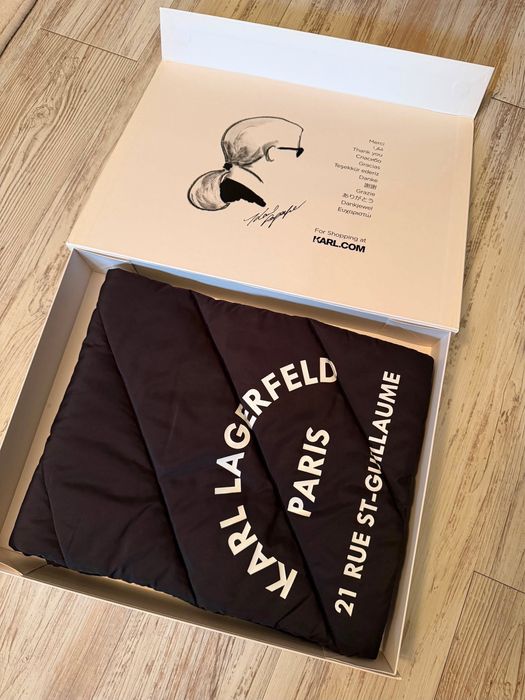 Шал на Karl Lagerfeld