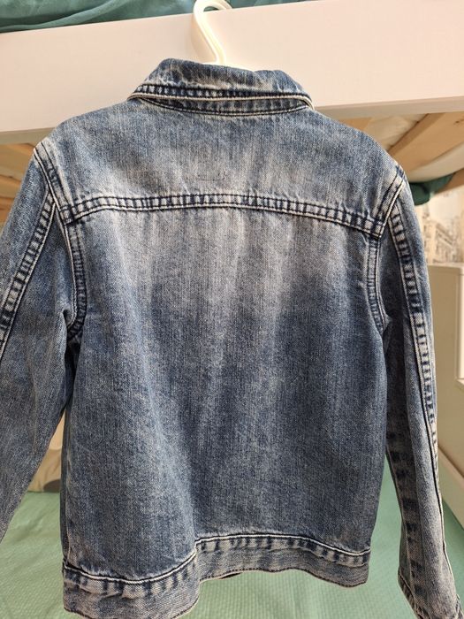 Детская куртка  на 3-4 года