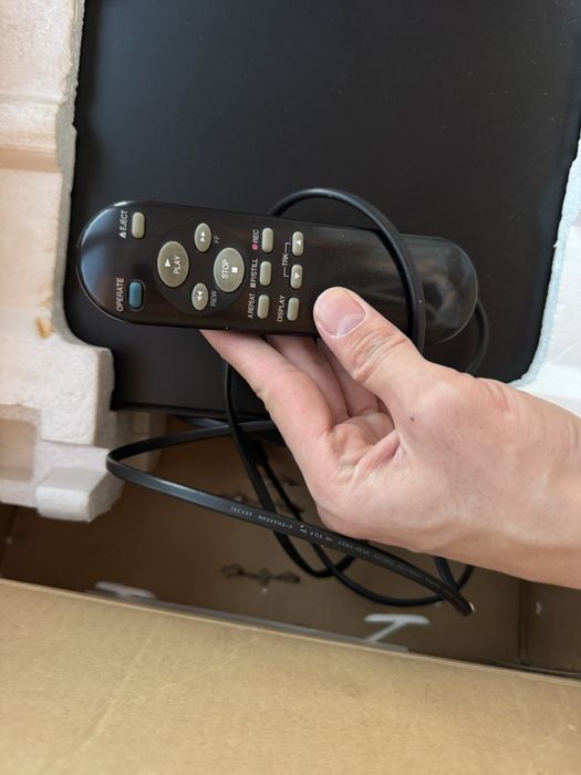 Видеомагнитофон LG W142W (VHS)