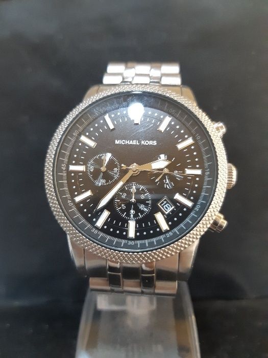 Продавам мъжки часовник Michael Kors