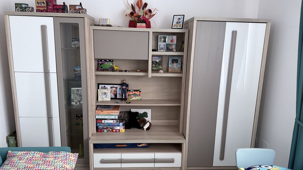 Mobila in stare foarte buna                 .