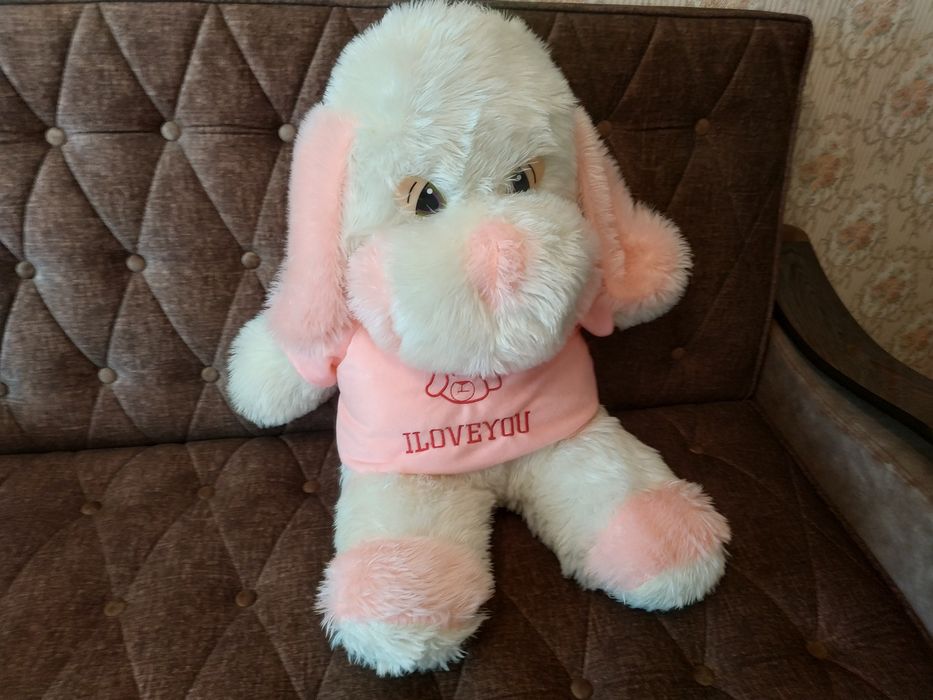 Продаю мягкую игрушку собака.