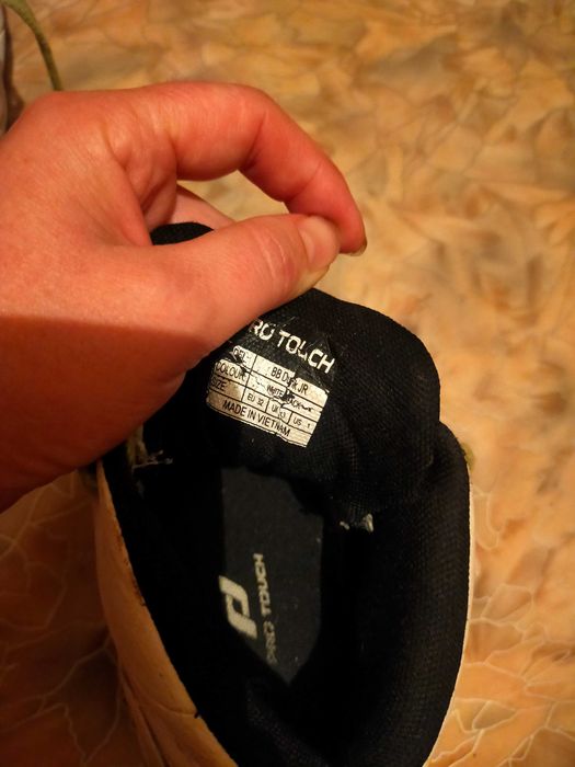 Продам детскую обувь