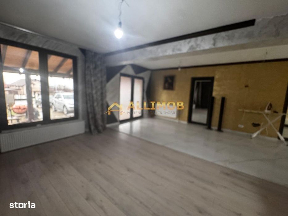 Casa 7 camere in Manesti.