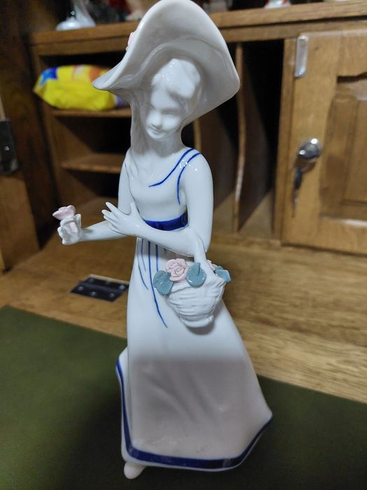 Blbelouri portelan vechi