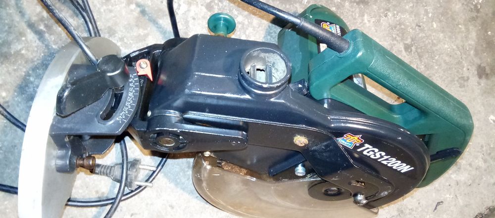 Пендула мощ 1200в.работеща- без плот