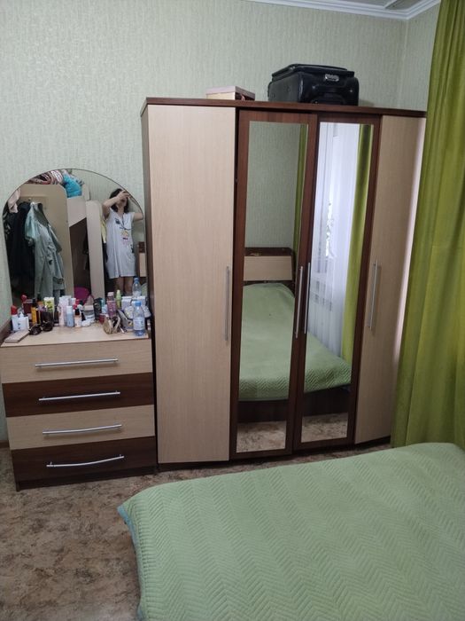 Продам спальный гарнитур