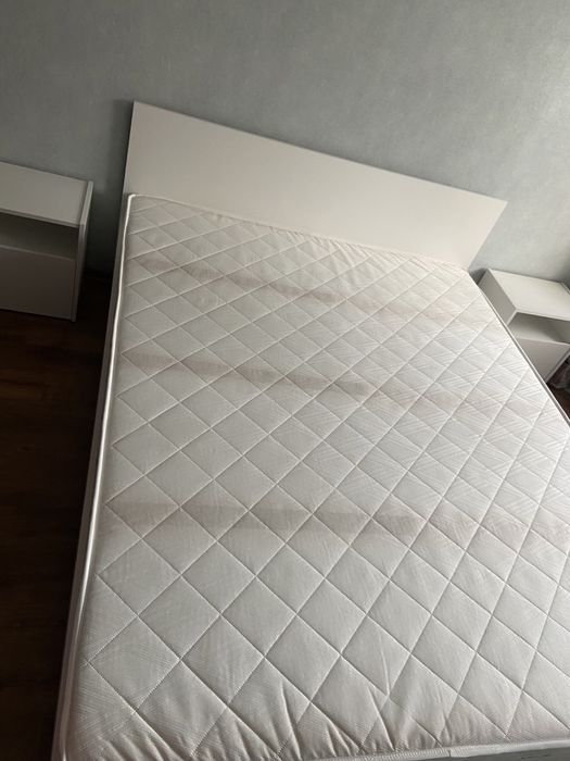 2-х спальная кровать и гарнитур