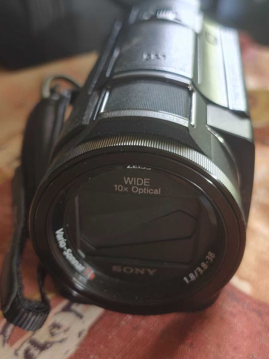 Sony FDR-AX33 4K камера + 256GB карта + аксесоари | Като нова