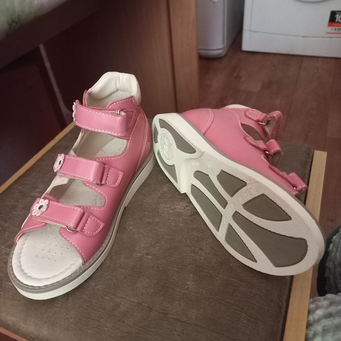 Продаю ортопедические босоножки
