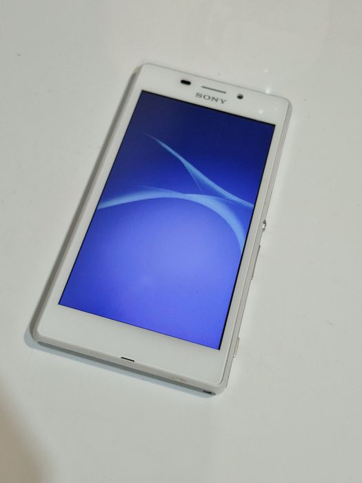 Telefon Sony Xperia M cu probleme.  Se vinde pentru piese sau colecție