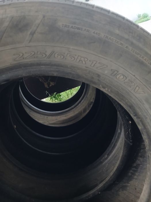 Продам шины R17/225,65
