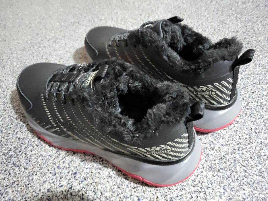 Кроссовки зимние 43