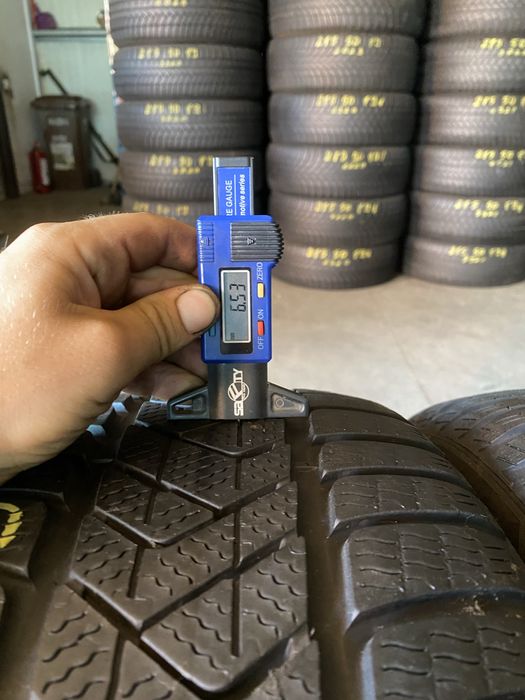 Anvelope iarna 225/40/19 Pirelli Sottozero 3 225 40 19 R19