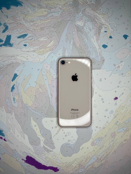 Продам Iphone 8 омбен есть