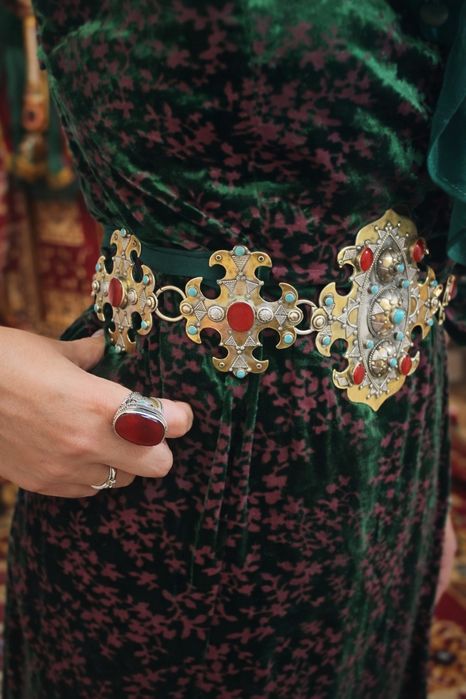 Күміс белдік әйел адамдарға