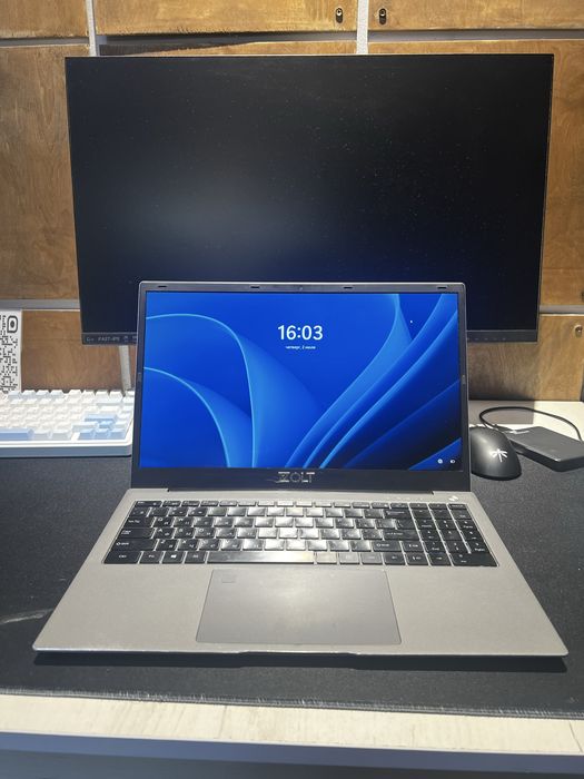 Ноутбук Zolt – Intel Core i7-10850H / 8 ГБ RAM / SSD 512 ГБ