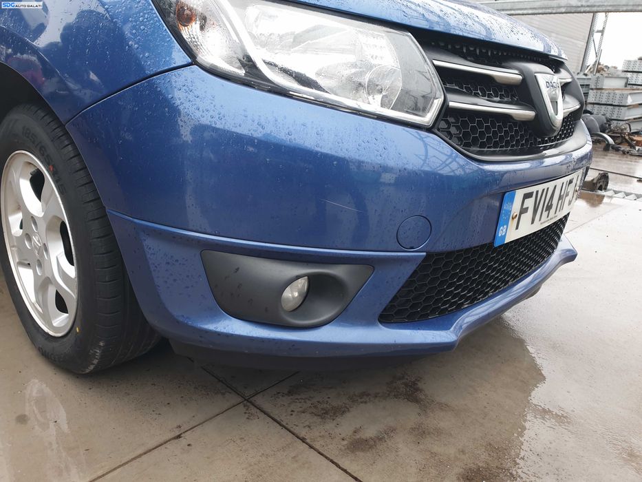 Bara Spoiler Fata Completa FARA Grila Emblema cu Proiectoare Dacia Sandero 2 2012 - 2016 Culoare TERPK [Q0490]