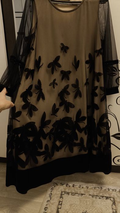 Платье женское продам