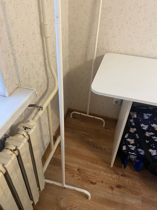 Сушилка, весы наполные, вешалка,