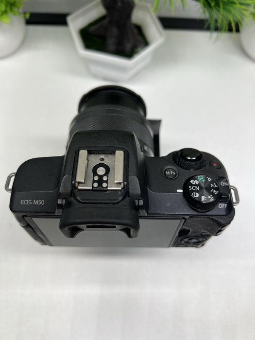 Фотоаппарат EOS M50