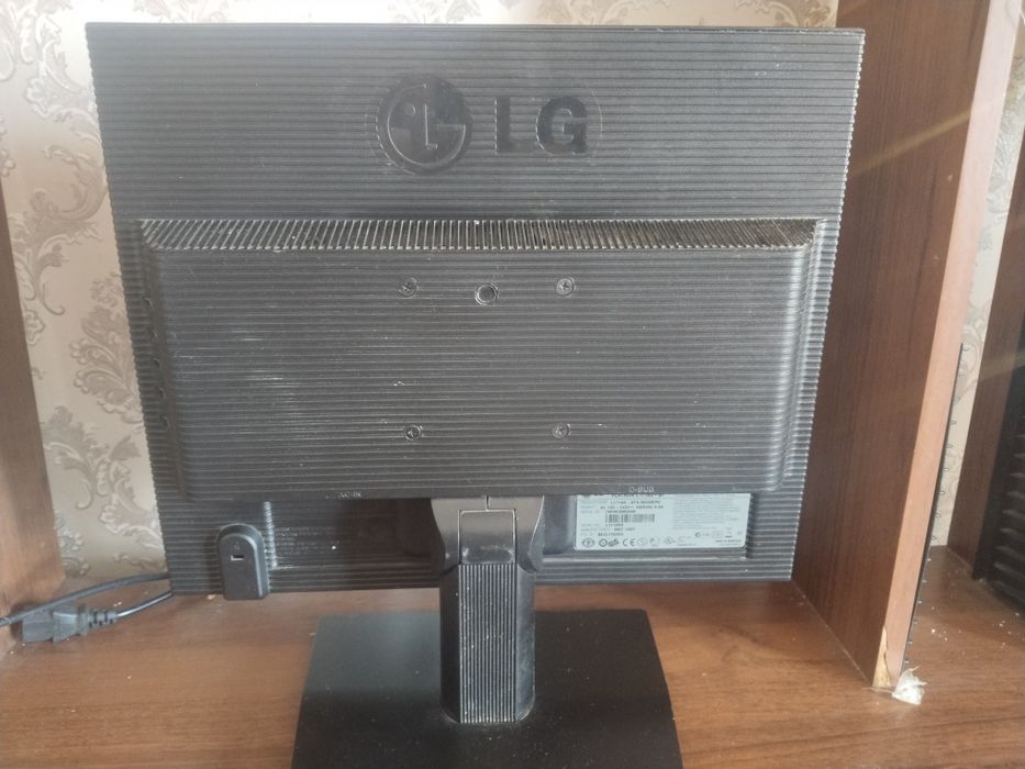 Компьютер LG Flatron L1719s