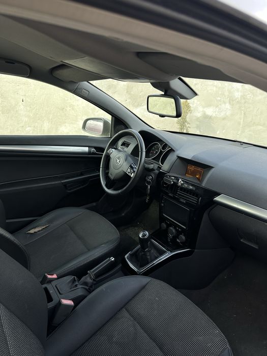 OPEL ASTRA H Coupe
