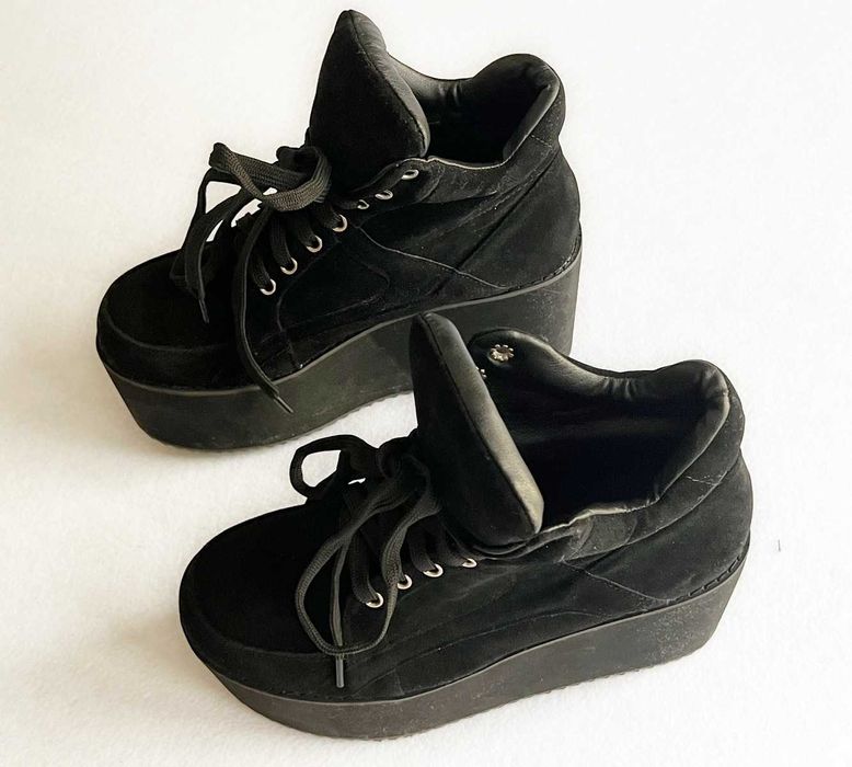 Новые ботинки на платформе 38 р ботильоны кроссовки