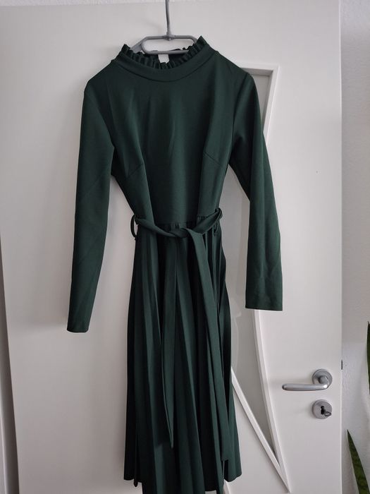 Rochie verde cu maneci lungi