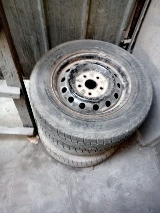Шины три штук!!! Продам