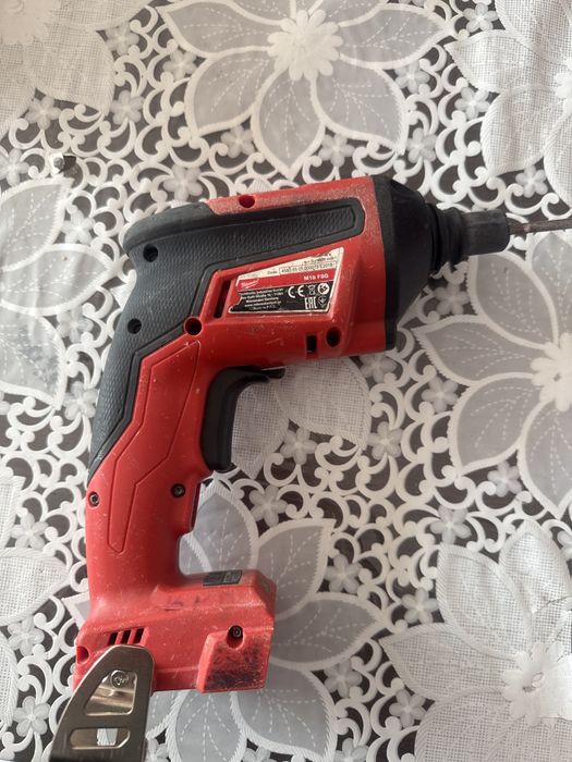 Винтовер за гипсокартон milwaukee 18v