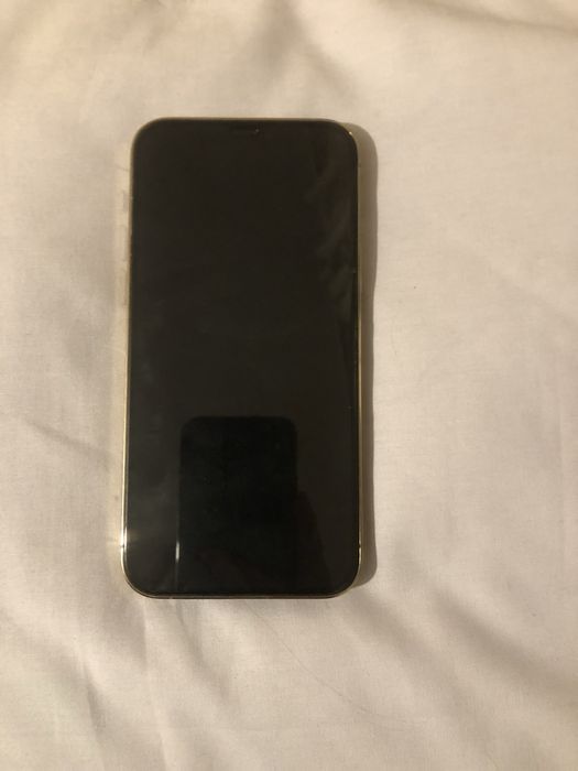 Apple iPhone 12 Pro, цвят Gold, в добро състояние.