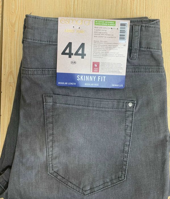 Ластични дънки на Esmara