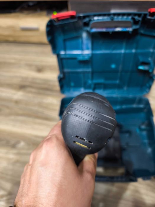 Bosch GSR 18V-50.  300лв.