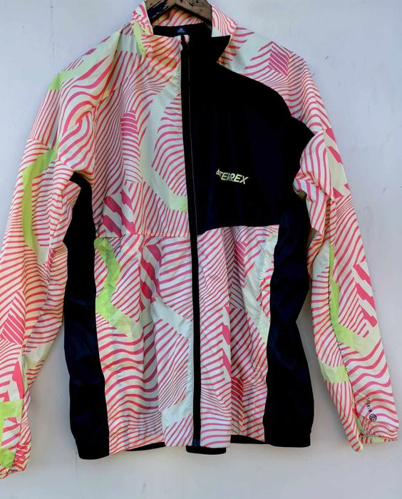 Adidas Terrex оригинална дамска горница тип ветровка Л размер