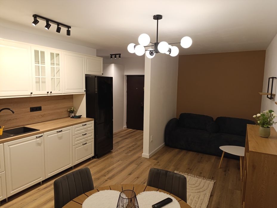 Închiriez apartament două camere, cartier Iris , zona Auchan — fotografia 1