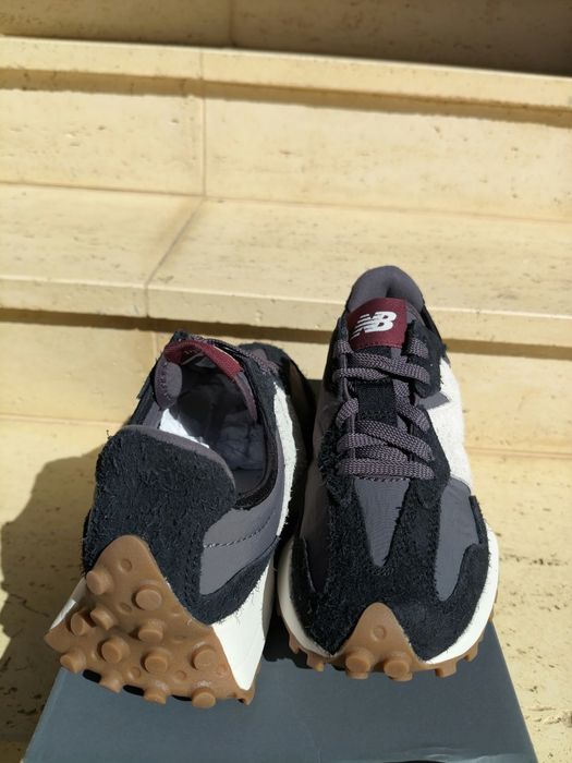 New Balance 327 sneakers culoare negru cu logo alb mărimea 37 noi originali