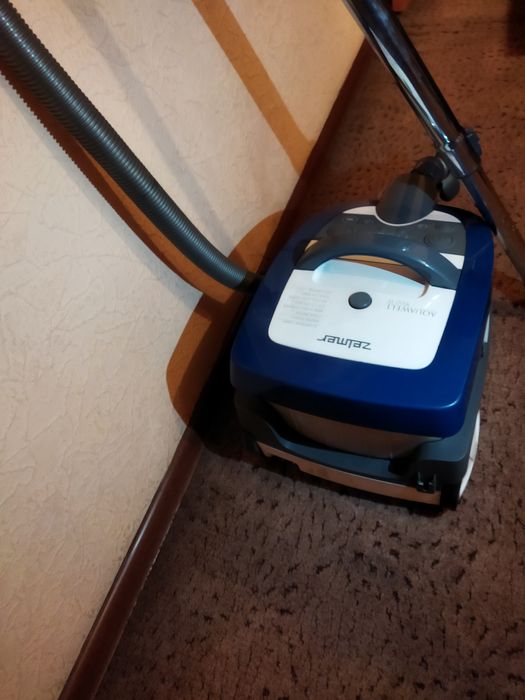 продам моющее пылесос новый