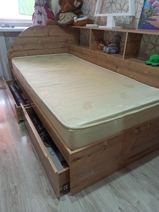 Продам детскую мебель б/у