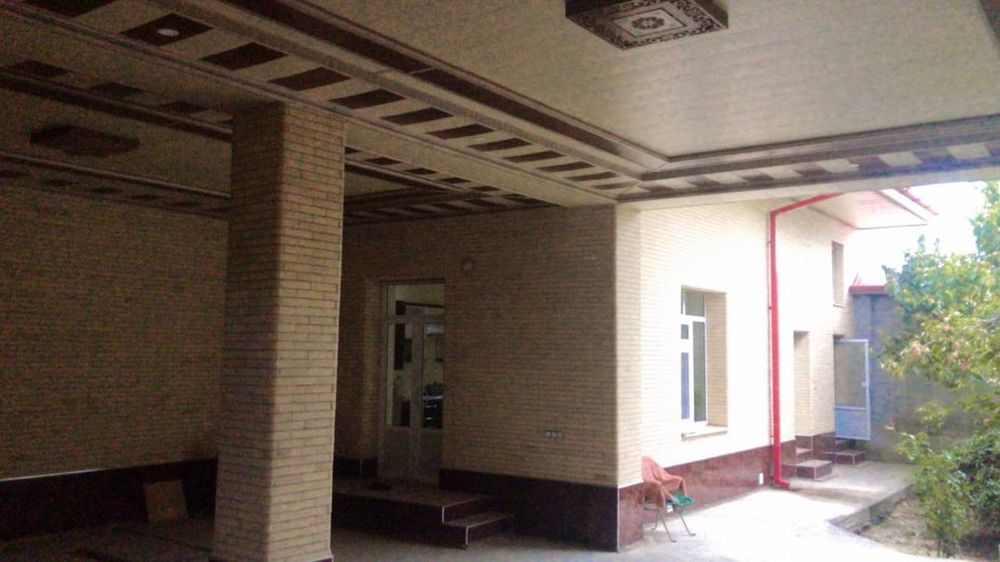 Ховли сотилади. Рай центр. Гул обод.