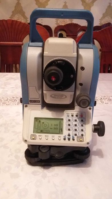 электронный тахеометр