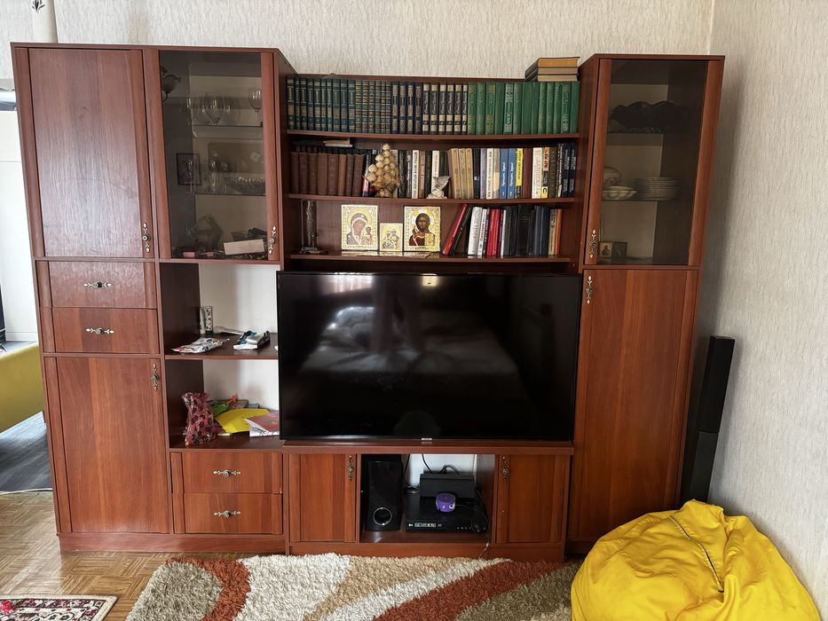 Стенка продам срочно