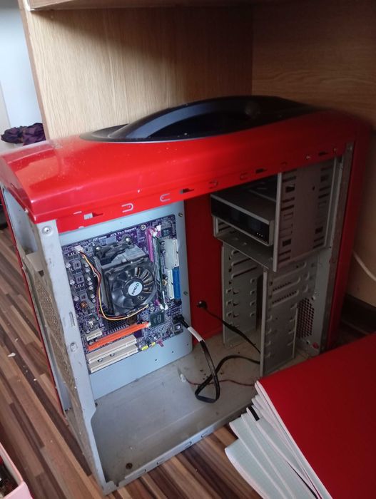 Carcasa mare PC cu dvdrw